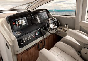 Sea Ray 550 Helm