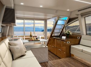 Sea Ray FLY 520 Salon